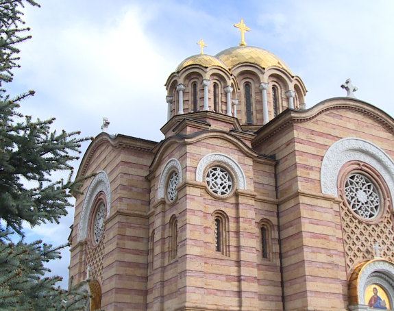 Služena večernja bogosluženja sa ophodom plaštanice