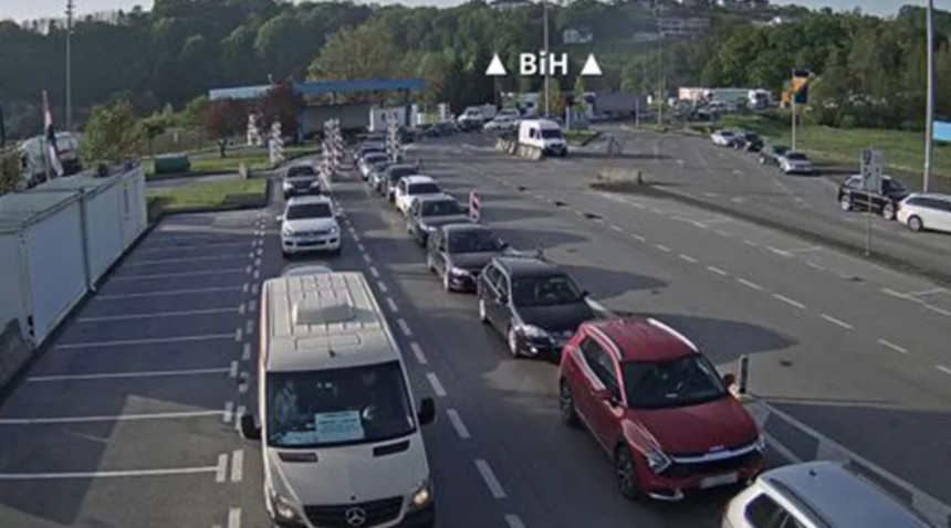 Nesmetano odvijanje saobraćaja, gužve na granici sa Hrvatskom