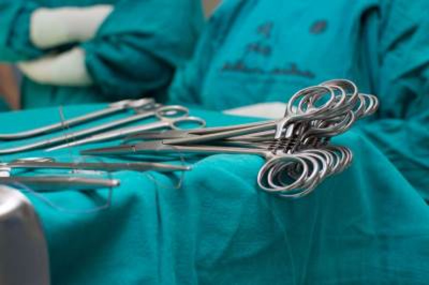 Zabranjen porođaj carskim rezom u privatnim klinikama