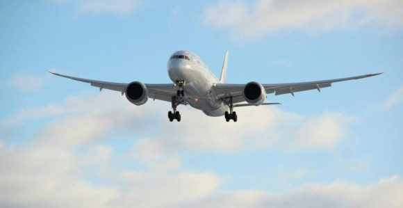 Avion prinudno sletio u Berlin, zbog pijanog Finca