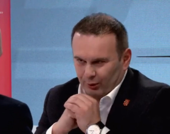 Ćosićevo ulizivanje prevazišlo ukus pristojnog ponašanja (VIDEO)