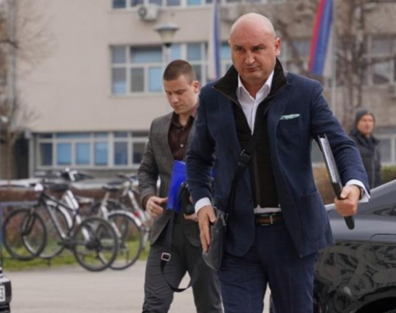 Džombićeve studije frizirane za Comsar plaćaju građani