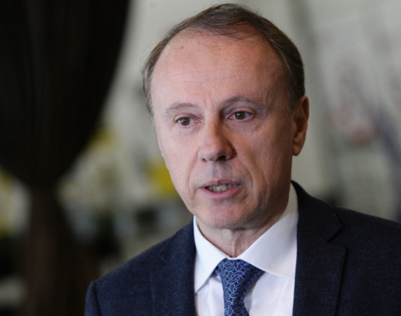 Rektor beogradskog univerziteta prihvatio Macutov poziv