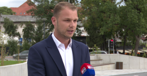 SNSD ipak prihvata Šmitovu odluku i kažnjava stranke