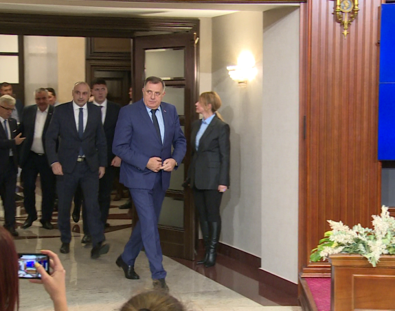 Dodik po principu: "Ako ja tonem, tonu i svi sa mnom"