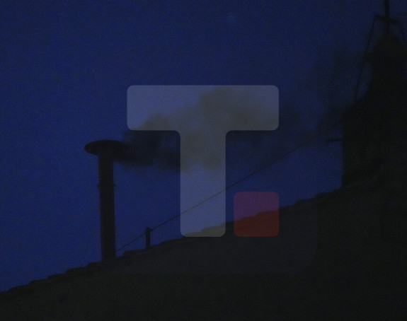 Crni dim izašao iz dimnjaka Sikstinske kapele