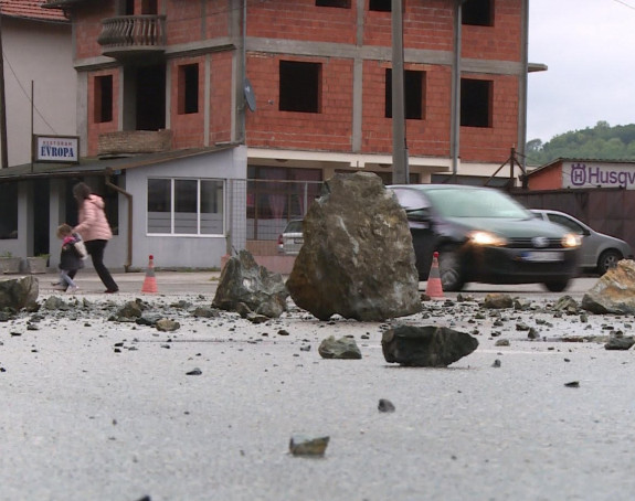 Veliki odron, kamenje na putu Zvornik - Bijeljina