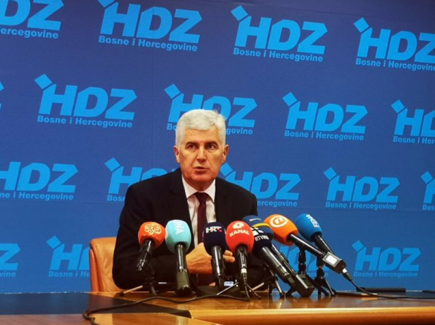 Огласио се Човић: Усвојимо изборни и законе о ВСТС и Суду