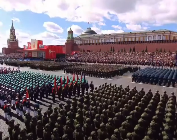 Putin održao govor na vojnoj paradi u Moskvi