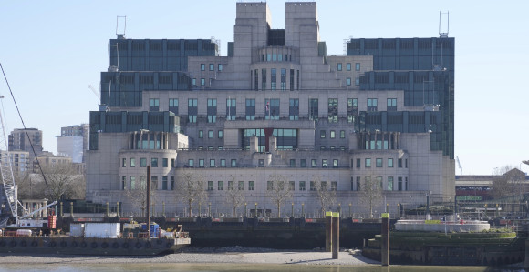 Desilo se i to: Uskoro žena na čelu britanskog MI6