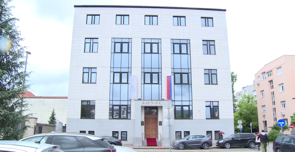 Naknade i do 2.300 maraka - Čemu služi ANURS?
