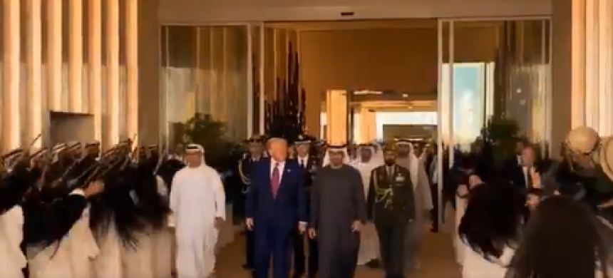 Свијет бруји о дочеку Доналда Трампа у Абу Дабију (ВИДЕО)