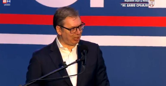 Vučić: Ne zanimaju me nikakvi zahtjevi, slušam samo narod