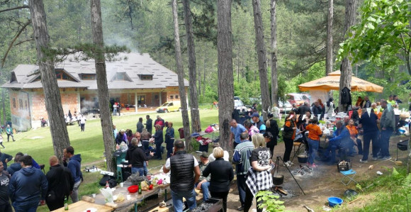 "Pasuljijada" u Višegradu: : Policija napravila najbolji pasulj