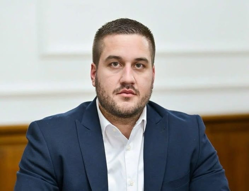 СНСД одговоран за успоравање развоја највећег града