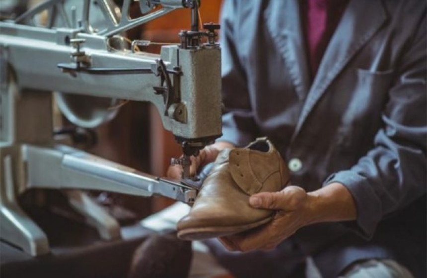 Обућари остају без наруџби, пљуште и откази радницима