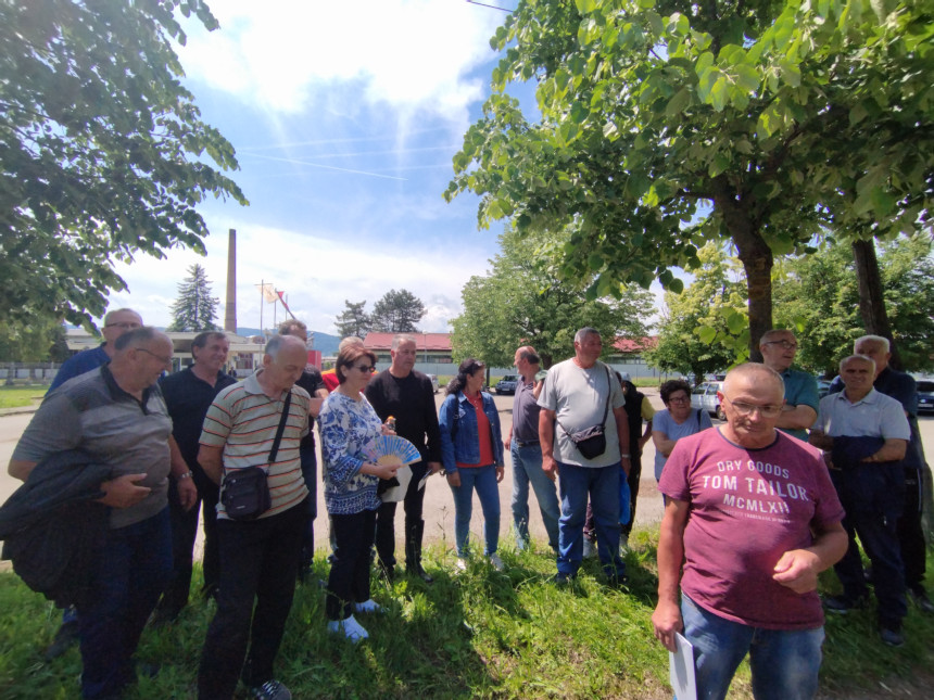 Protest radnika u Banjaluci: Traže uplatu doprinosa