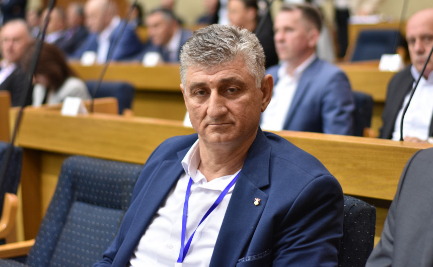 Sramno ponašanje Mazalice prema ljudima iz Dervente