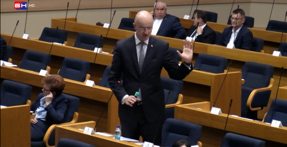 Šef kluba SNSD-a tvrdi da je predsjednik Hrvatske Zoran Milanović veći Srbin od opozicije