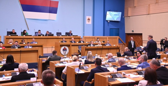 Poslanici treba da ukinu finansiranje stranaka iz budžeta