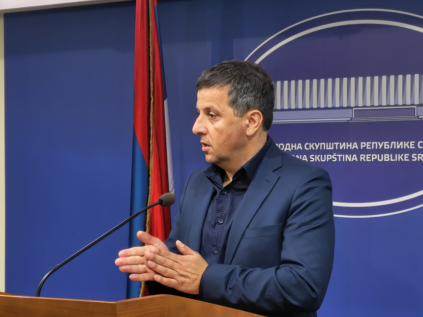 Додик је спреман све продати да остане на слободи и власти