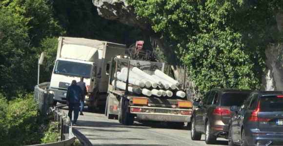 Sudar kamiona kod Banjaluke, potpuno blokiran saobraćaj