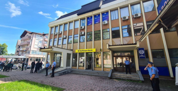 U Tesliću sjednica Skupštine prekinuta, reagovala i policija