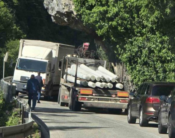 Sudar kamiona kod Banjaluke, potpuno blokiran saobraćaj