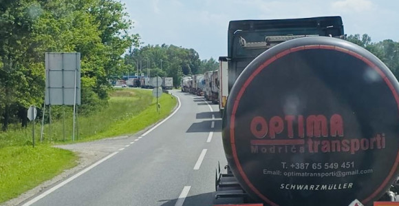 Haos na granicama: Vozaču treba čitava smjena da uđe u BiH