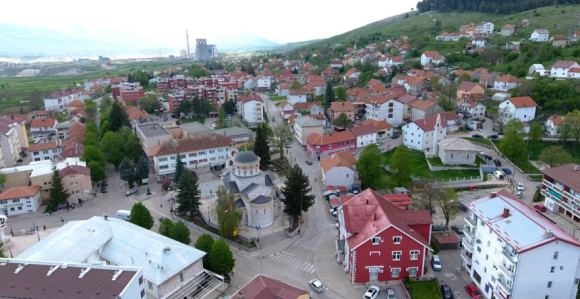 Napadnut nastavnik iz Gacka: Roditelj ga uhvatio za vrat