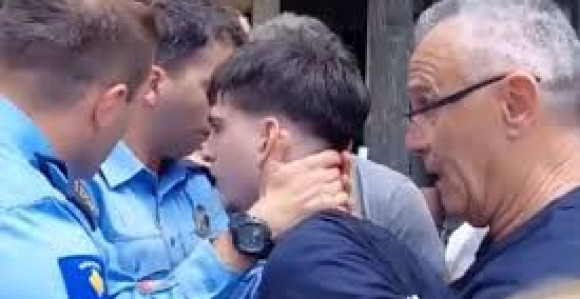 Biće uhapšen policajac koji je napao maturanta