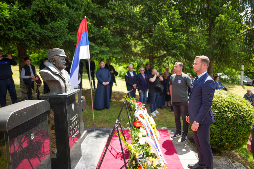 Talić je simbol čovjeka koji voli i brani otadžbinu