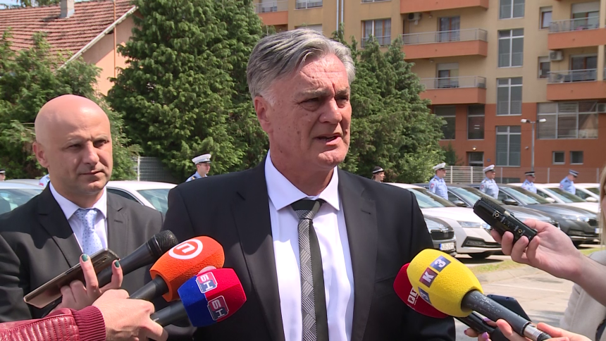 MUP RS potrošiće preko 700.000 KM na 4 službene limuzine