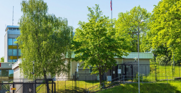 Na rusku ambasadu u Švedskoj bačena posuda sa bojom