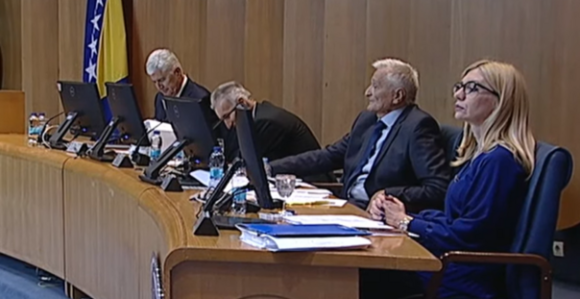 Ista meta, isto odstojanje: Špirić ne dozvoljava smjenu