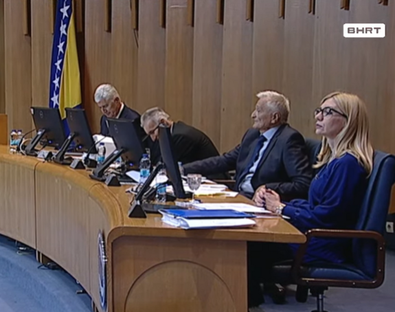 Ista meta, isto odstojanje: Špirić ne dozvoljava smjenu