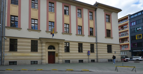 Izvršen pretres zbog odavanja informacija kriminalcima?