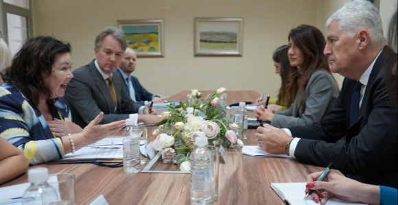 Britanski ambasador: Hitno formirati koaliciju na nivou BiH