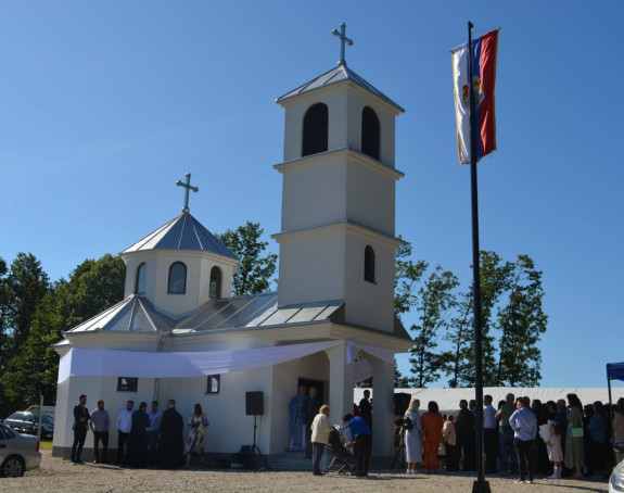 Mitropolit Fotije osvještao novosagrađeni hram kod Lopara