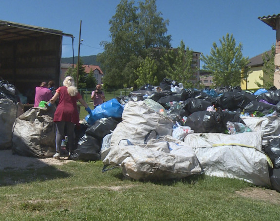 Učenici OŠ "Pale" skupili 7,5 tona plastičnog otpada 