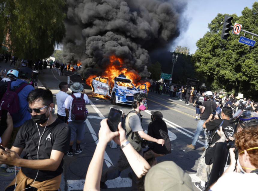 Sukobi nastavljeni, Mask podržao Trampovu reakciju