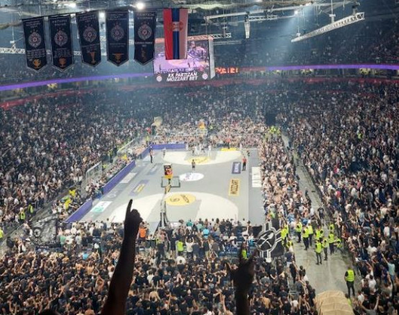 Partizan deklasirao ekipu Budućnosti u prepunoj Areni
