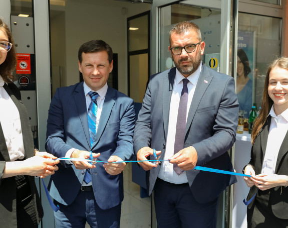 Nova banka svečano otvorila poslovnicu u Srebreniku