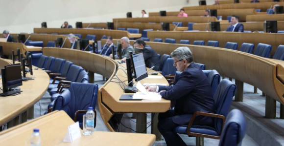 Poslanici o javnim nabavkama, dugu, krivičnom zakonu