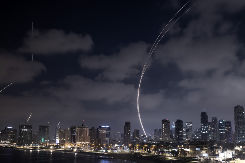 Иран упозорио Израел да евакуише сједишта ТВ канала