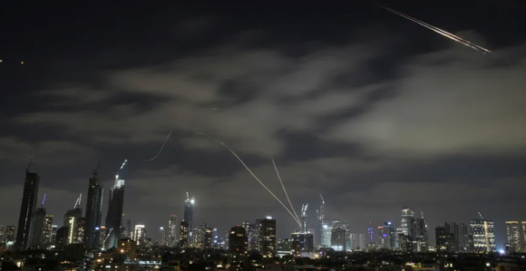 Novi napadi Izraela na Iran, u Teheranu aktivirana PVO