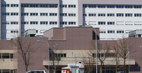 Užas u UKC: Majka pokušala ugušiti bebu jastukom