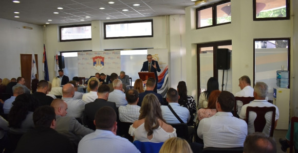 Burno na sjednici SDS-a: Traži se ostavka kompletnog rukovodstva!