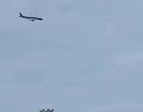 Dim u avionu sa 150 putnika, hitno se vratili na aerodrom