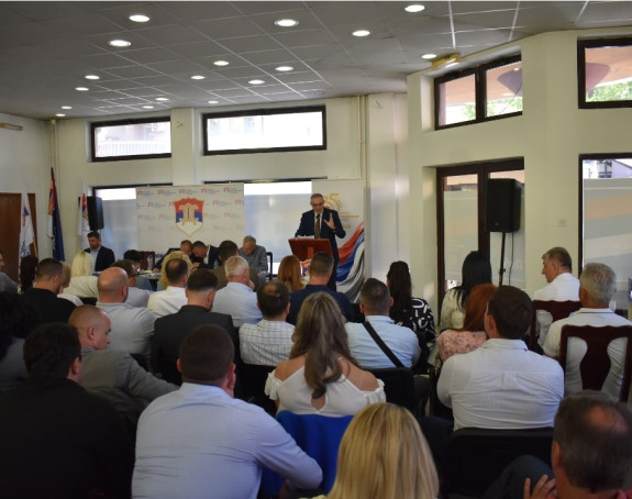 Burno na sjednici SDS-a: Traži se ostavka kompletnog rukovodstva!